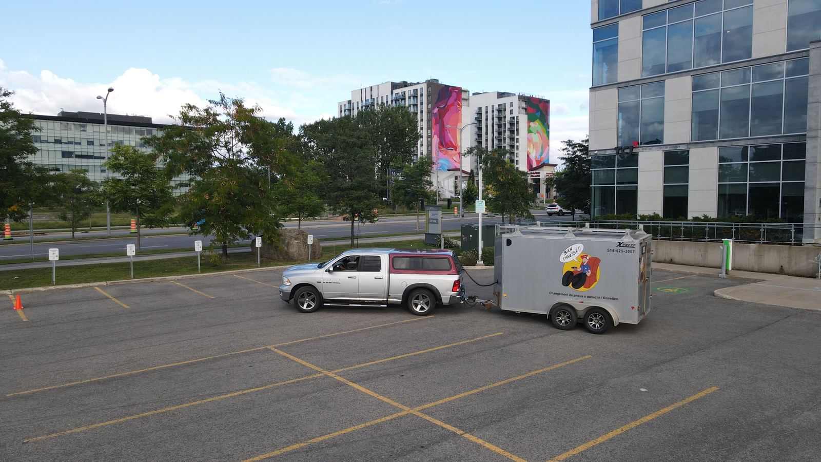 Camion et remorque Pneus Mobiles Laval